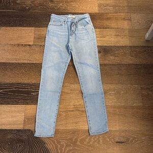 Women’s Levi’s jeans